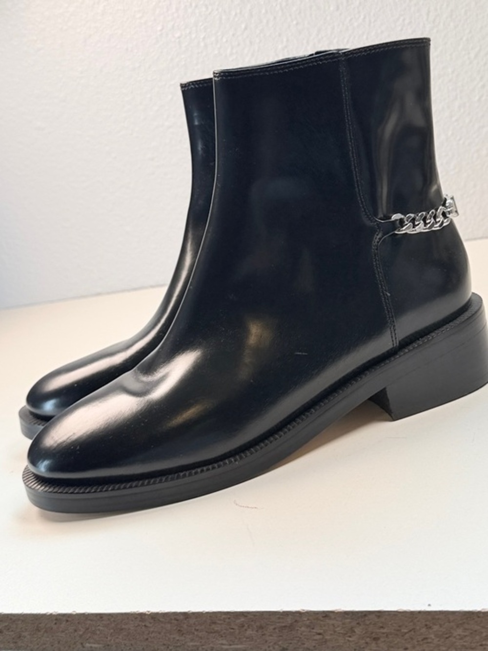 Michael Kors Black Chain Detail Ankle Boots Women’s Size 8 Leather Combat Boot